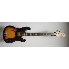 Squier Custom Bass (usagé)